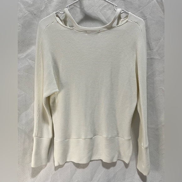 Red Haute Sweaters - Red Haute White Sweater, Women’s Size XS